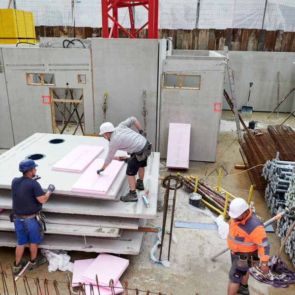 Wände im Keller werden gedämmt